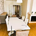 Flat 3 Bedrooms Apartament *
