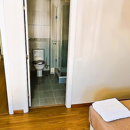 Flat 3 Bedrooms *