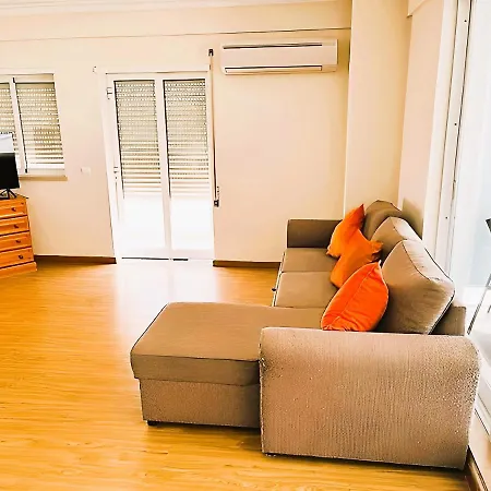 Flat 3 Bedrooms Apartment