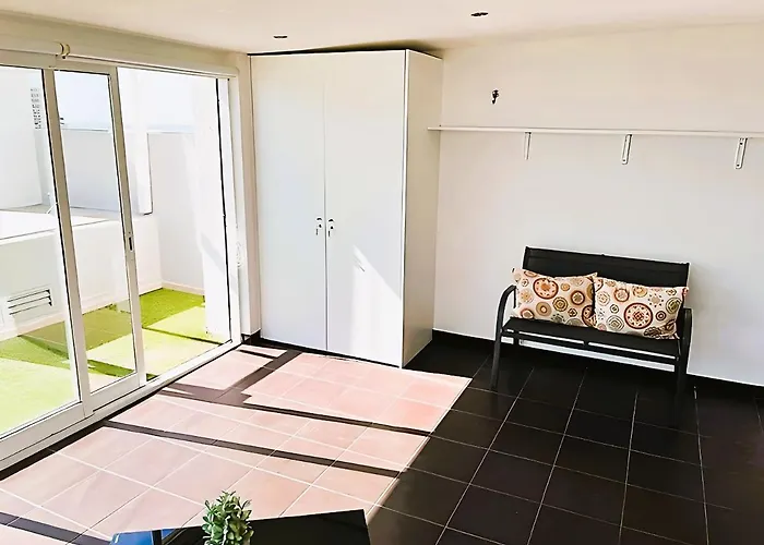 公寓 Flat 3 Bedrooms *