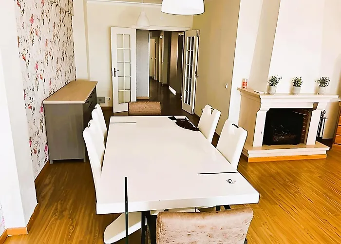 Flat 3 Bedrooms 公寓 *