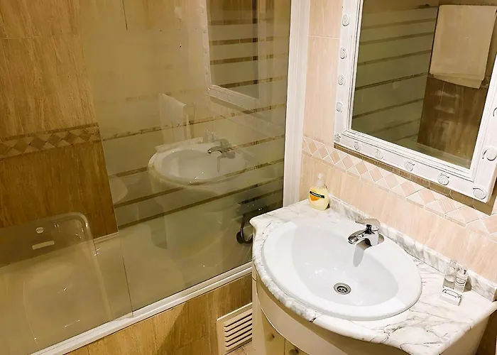 Flat 3 Bedrooms 公寓 *