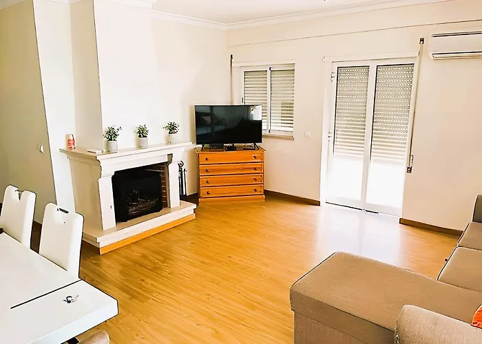 Flat 3 Bedrooms 公寓 *