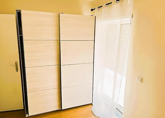 公寓 Flat 3 Bedrooms *