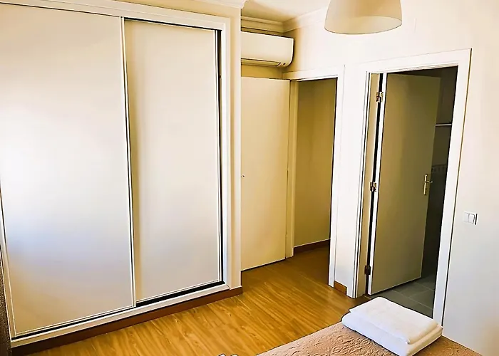 Flat 3 Bedrooms 公寓