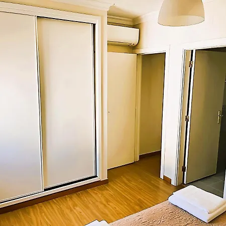 Flat 3 Bedrooms Apartment